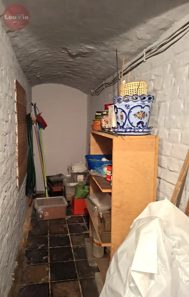 Goed gelegen woning // 2 slaapkamers + zolder om af te werken foto 35