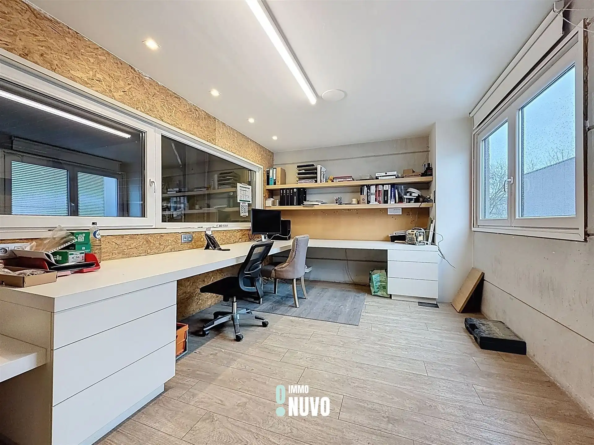 Magazijnen + Kantoren + Showroom foto 12