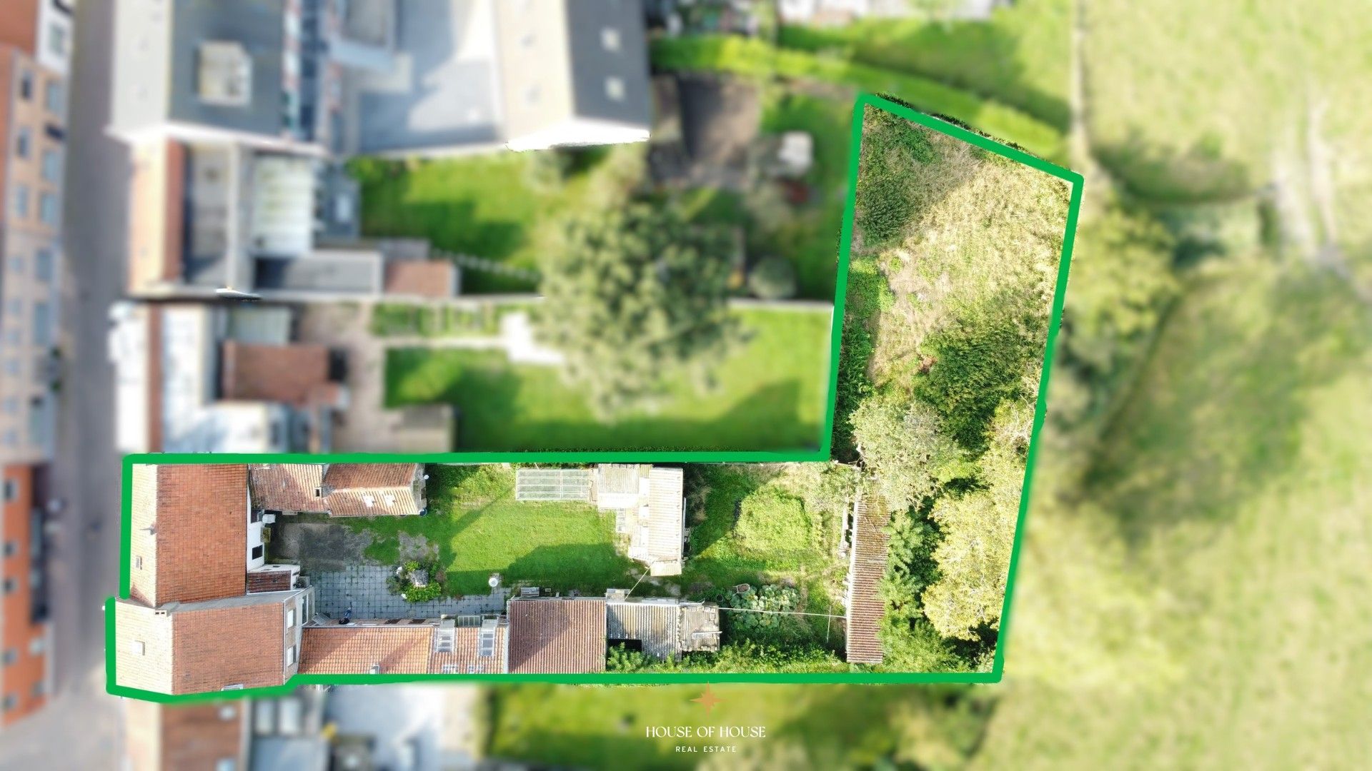 Twee te renoveren rijwoningen met grote tuin en prachtige open zichten foto 13