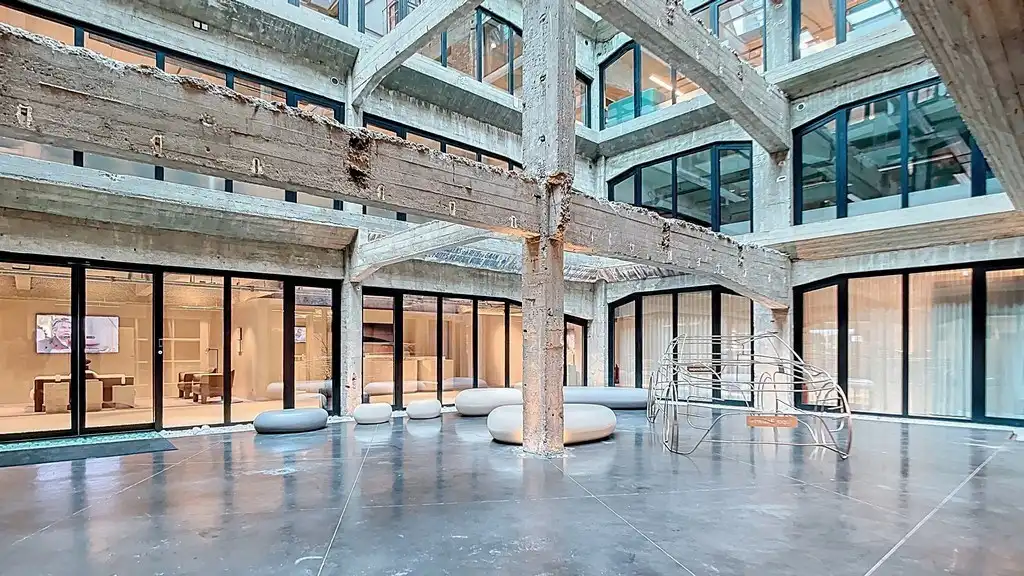 Mooi ingericht kantoor te huur in Metro Building in Antwerpen foto 3