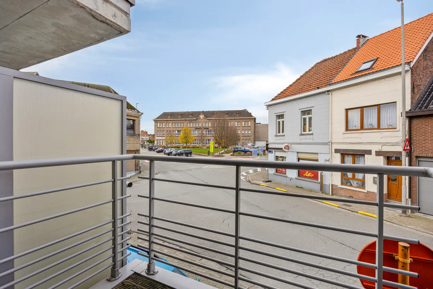 Instapklaar appartement met 2 kamers, staanplaats en terras foto 17