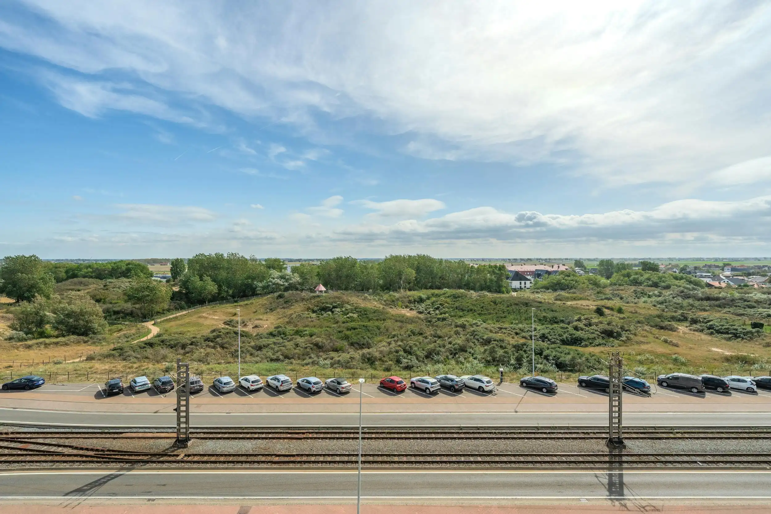 Zonnige studio met terras en magnifiek zicht op de duinen foto 3