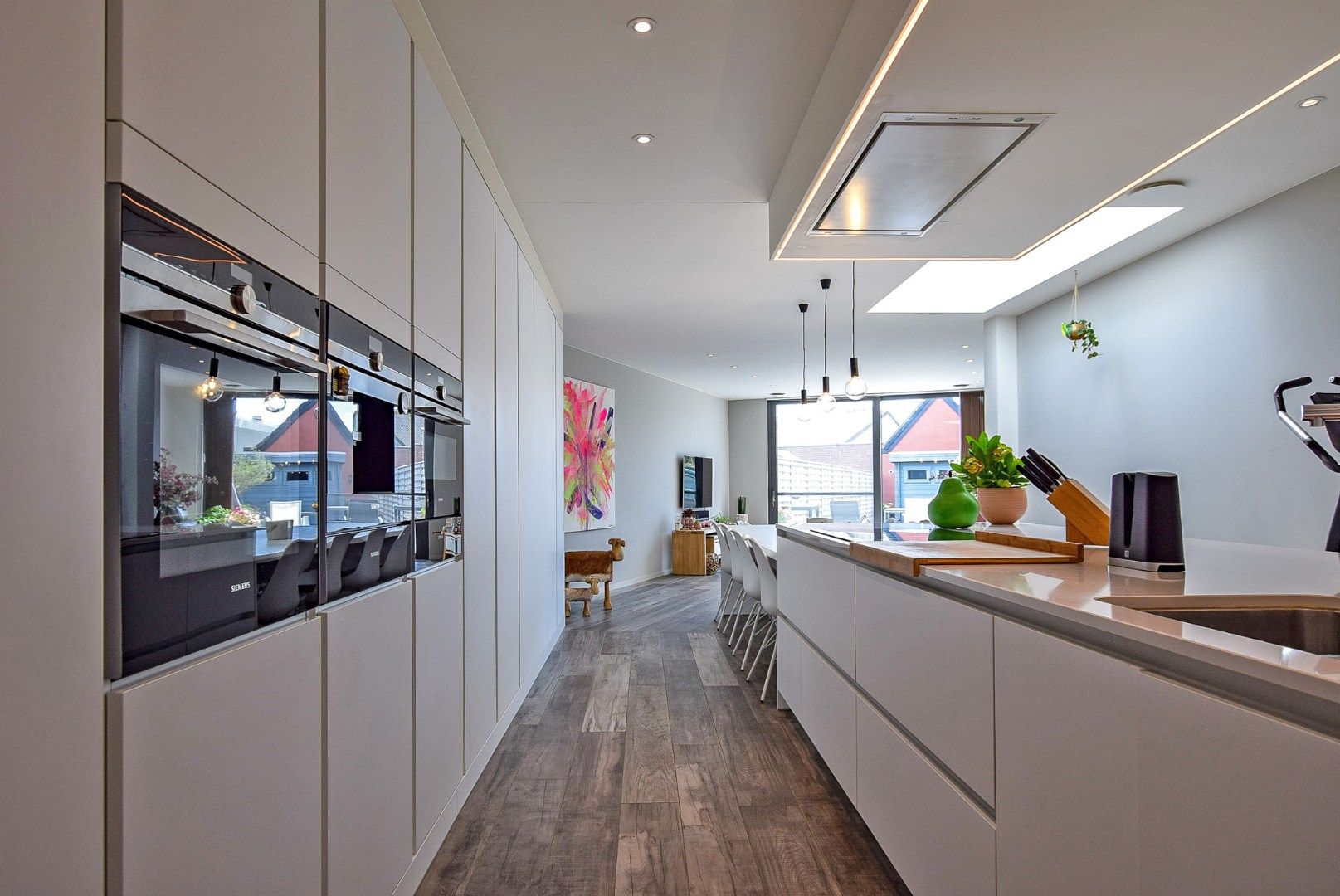 Instapklare, energiezuinige woning met aparte gastenunit in het hartje van Veurne. foto {{pictureIndex}}