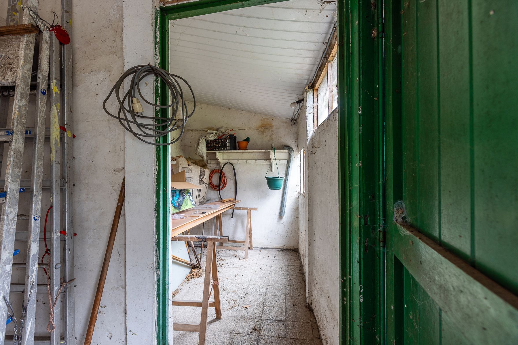 Gezinswoning met tuin, terras en garage foto 23