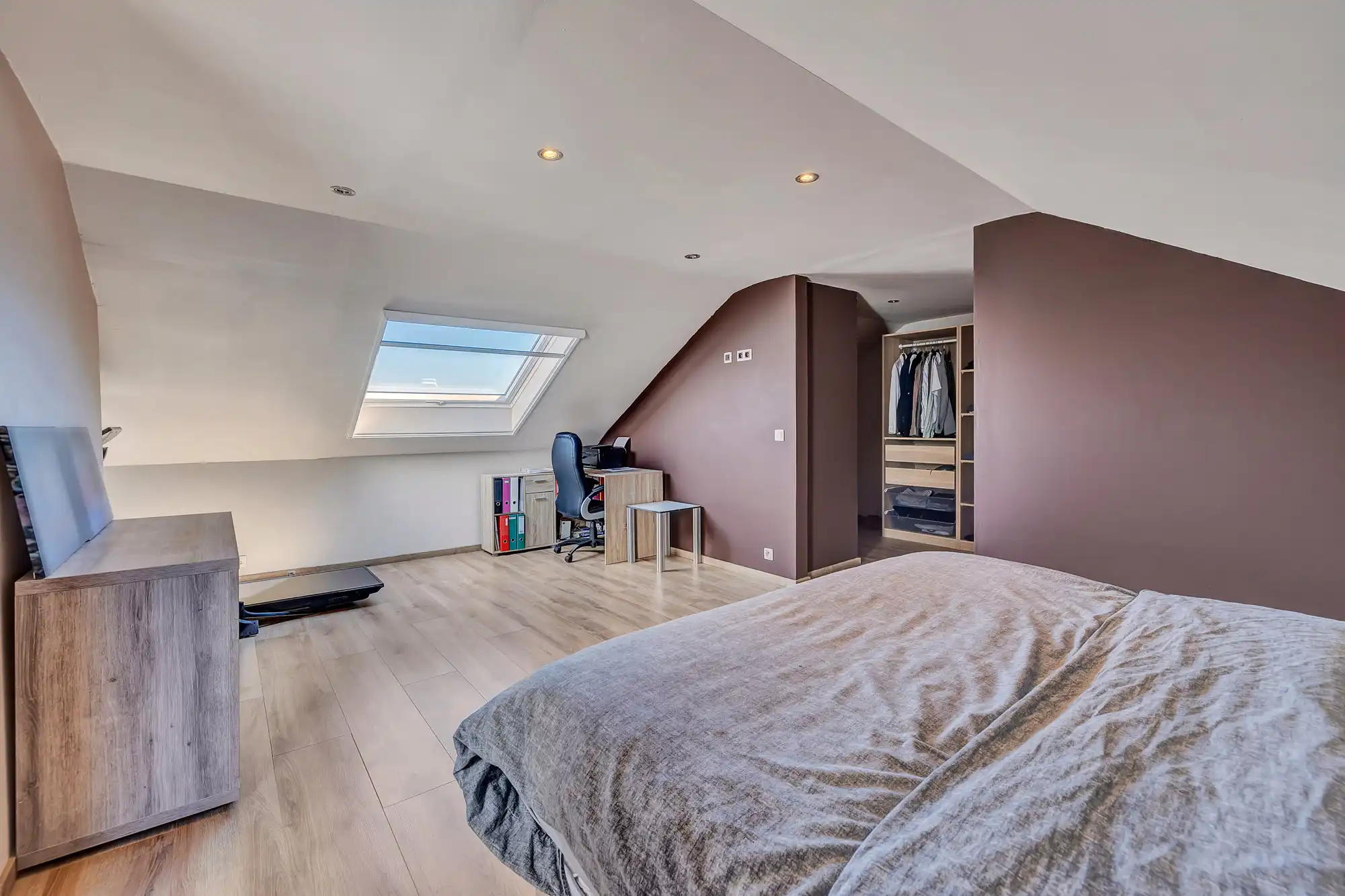 Ruime gezinswoning met 4 slaapkamers foto 15