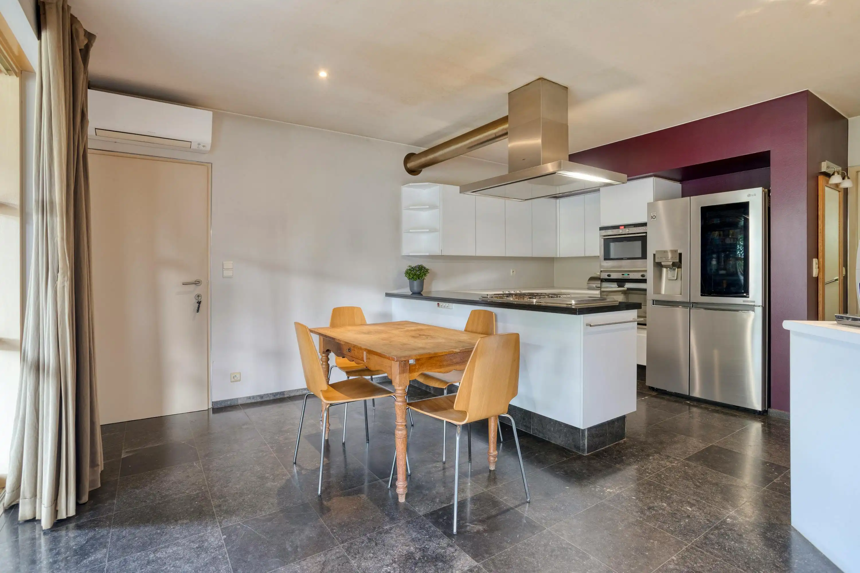 Ruime villa met 4 slaapkamers op 988 m² foto 9