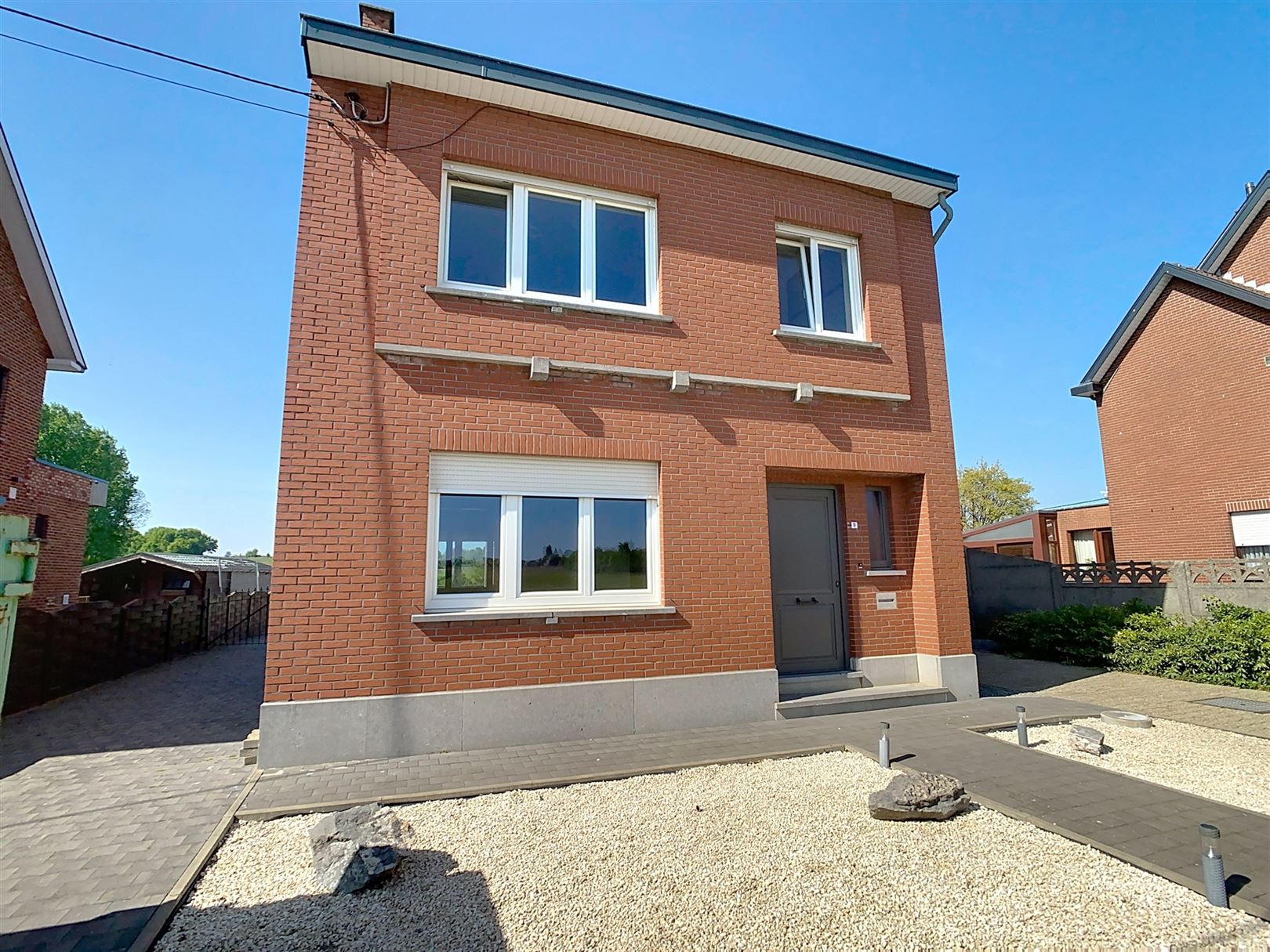 Mooie ruime woning, 3 slpks, garage, tuin, 11a 59ca foto 3