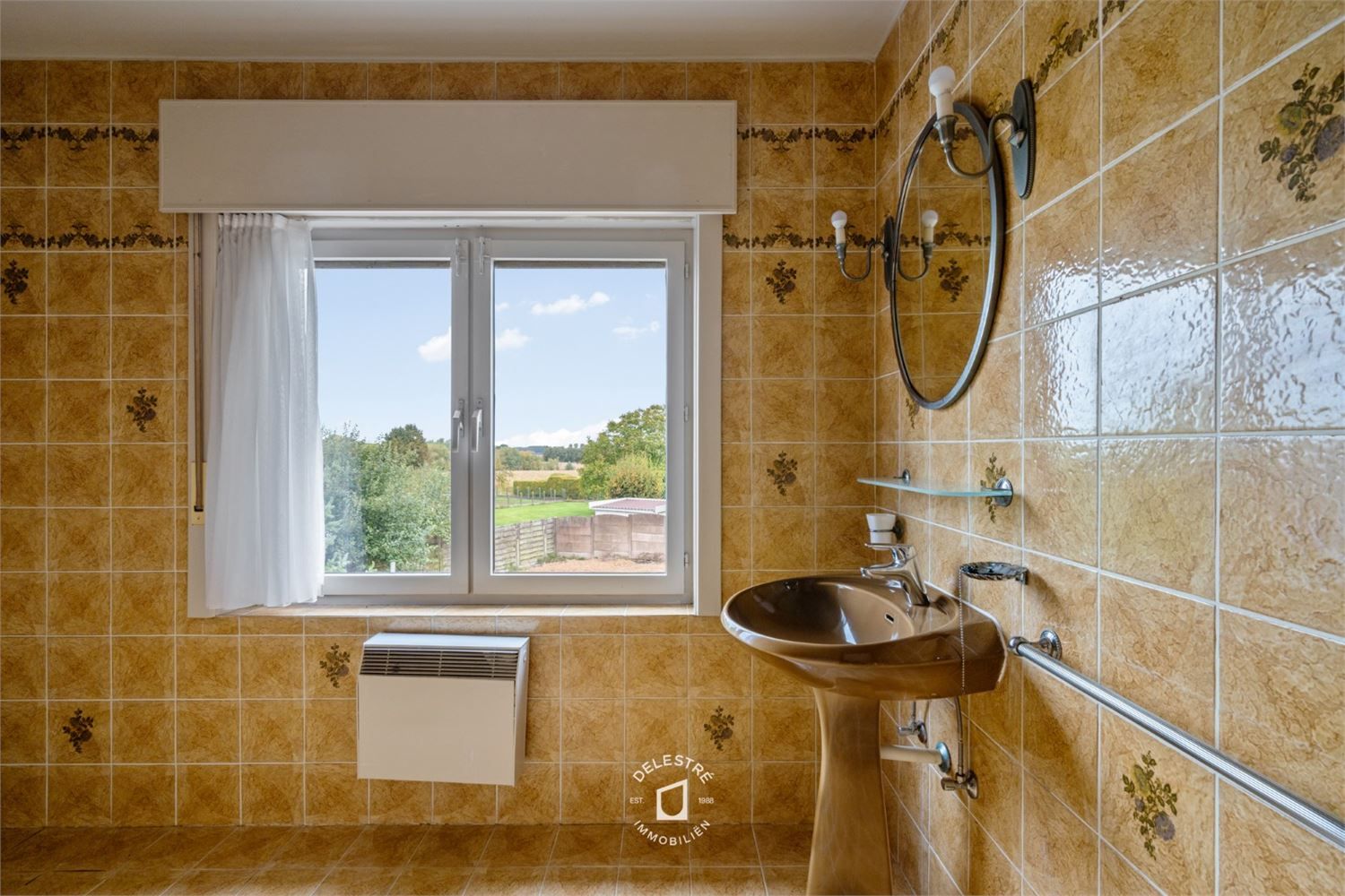 RUSTIG GELEGEN HALFOPEN MET TUIN EN GARAGE foto 21