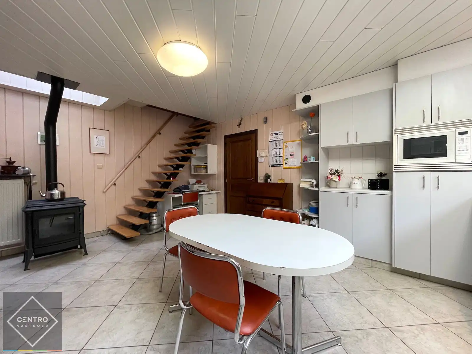 Centraal gelegen woning met 3 slpks, terras én garage! foto 8