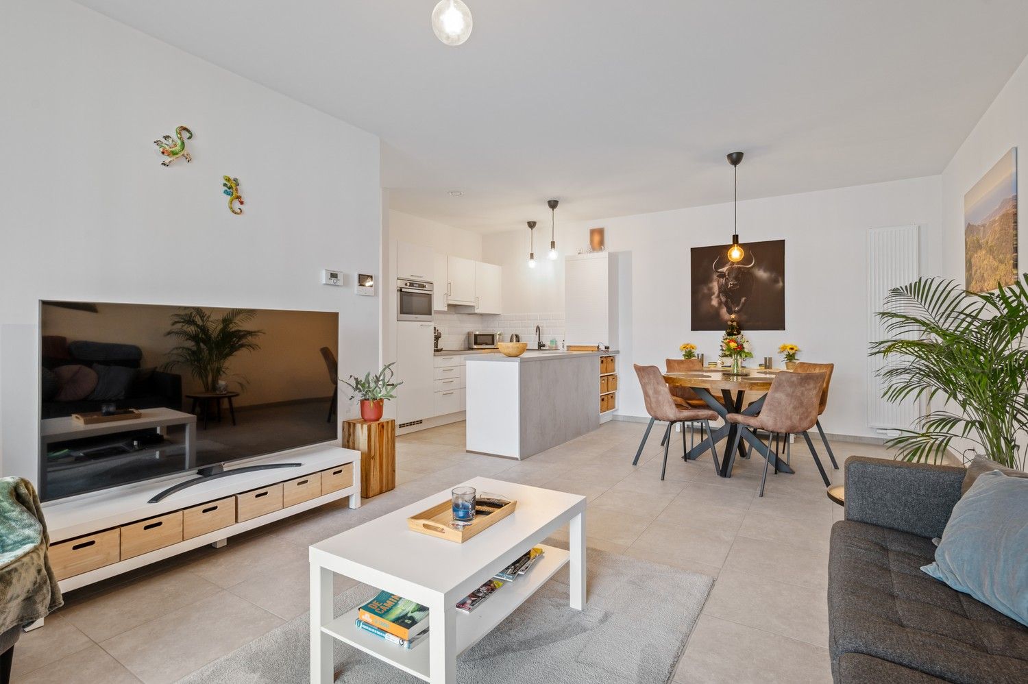 Modern appartement met 2 slaapkamers, groot terras & autostaanplaats in Lier! foto 2