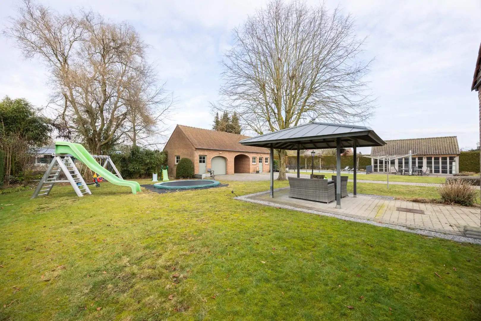 Prachtige ruime villa met naastliggende bouwgrond! foto 11