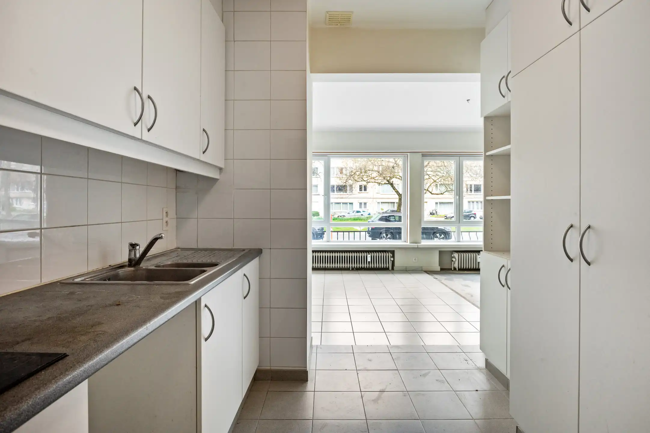 Te renoveren gelijkvloersappartement met terras foto 7