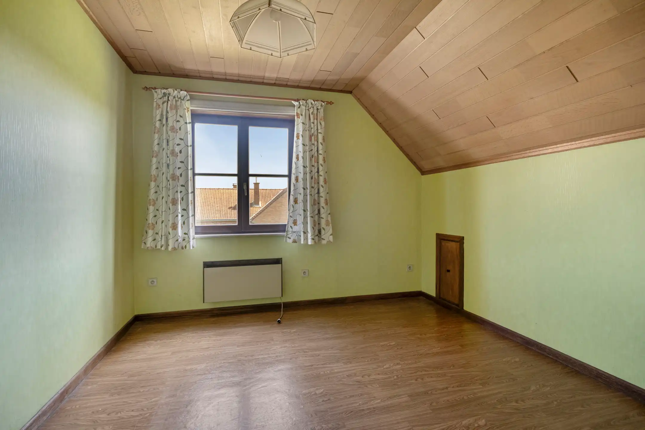 ZEER GOED ONDERHOUDEN WONING MET 4 KAMERS EN GROTE TUIN foto 18