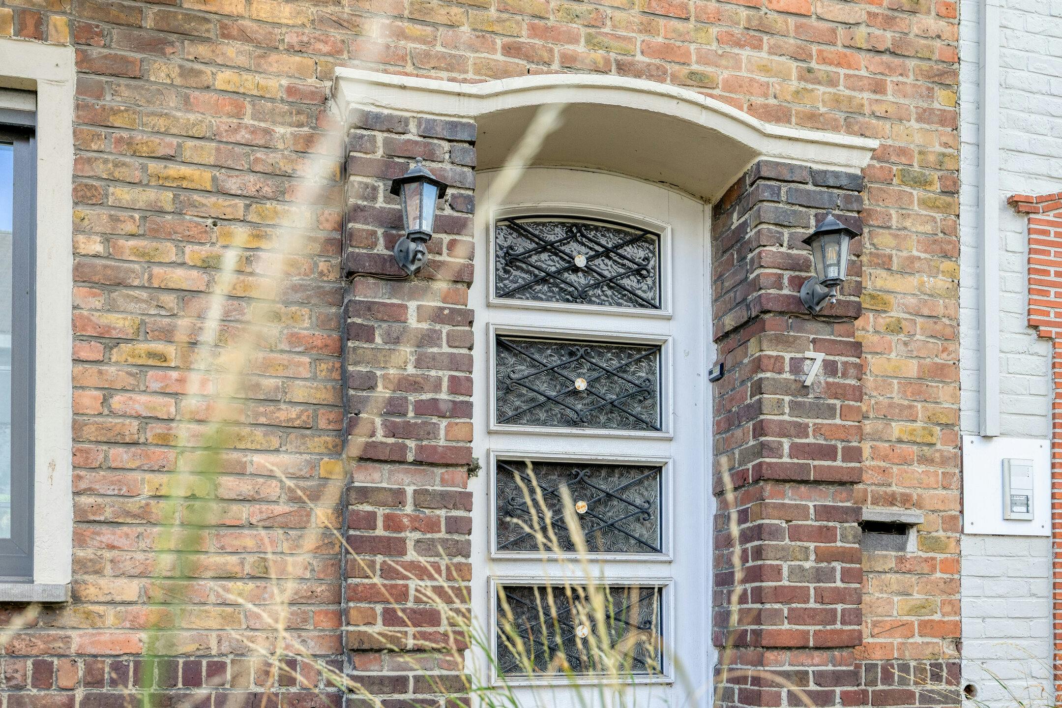 Ruim halfopen huis met 3 slaapkamers te koop in Eeklo foto 2