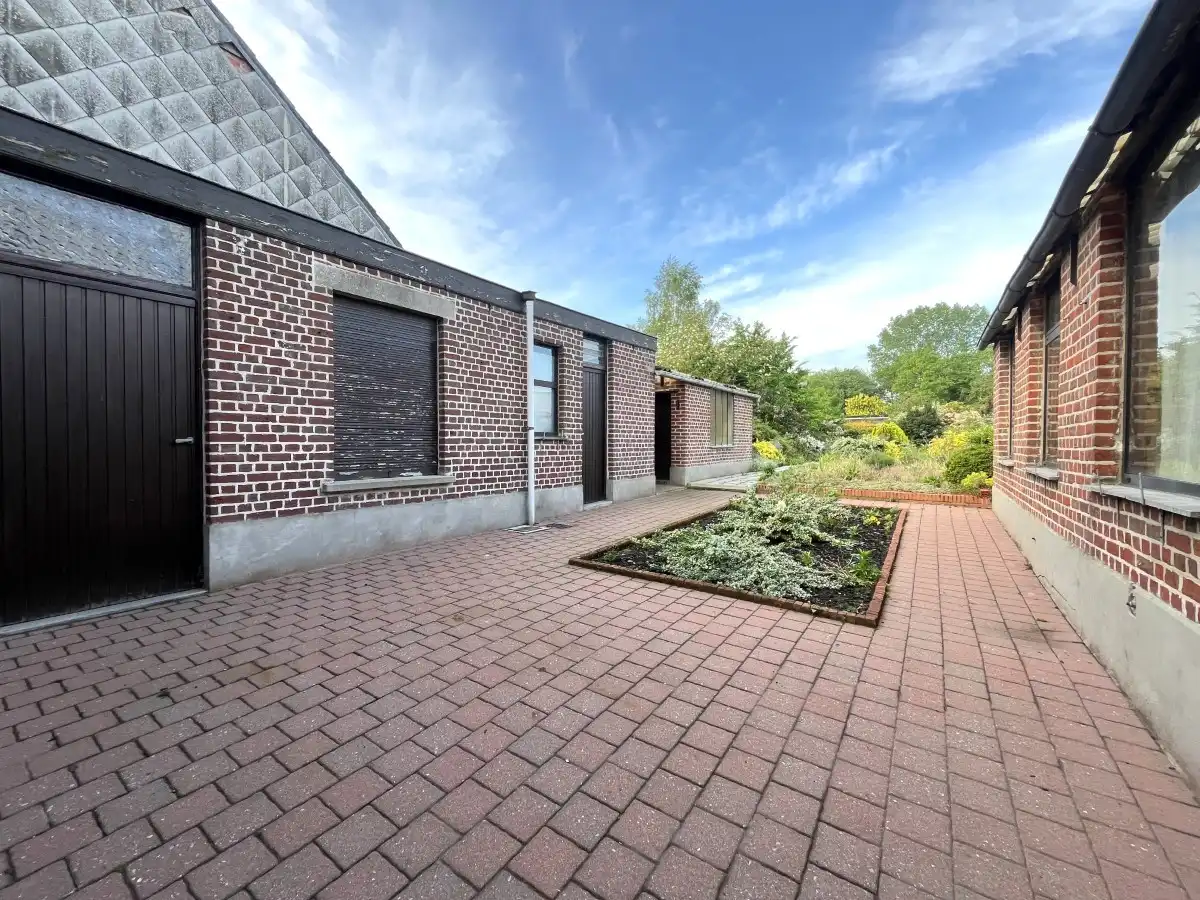 Ledegem – Te renoveren woning op ruim perceel met uitweg achteraan foto 17