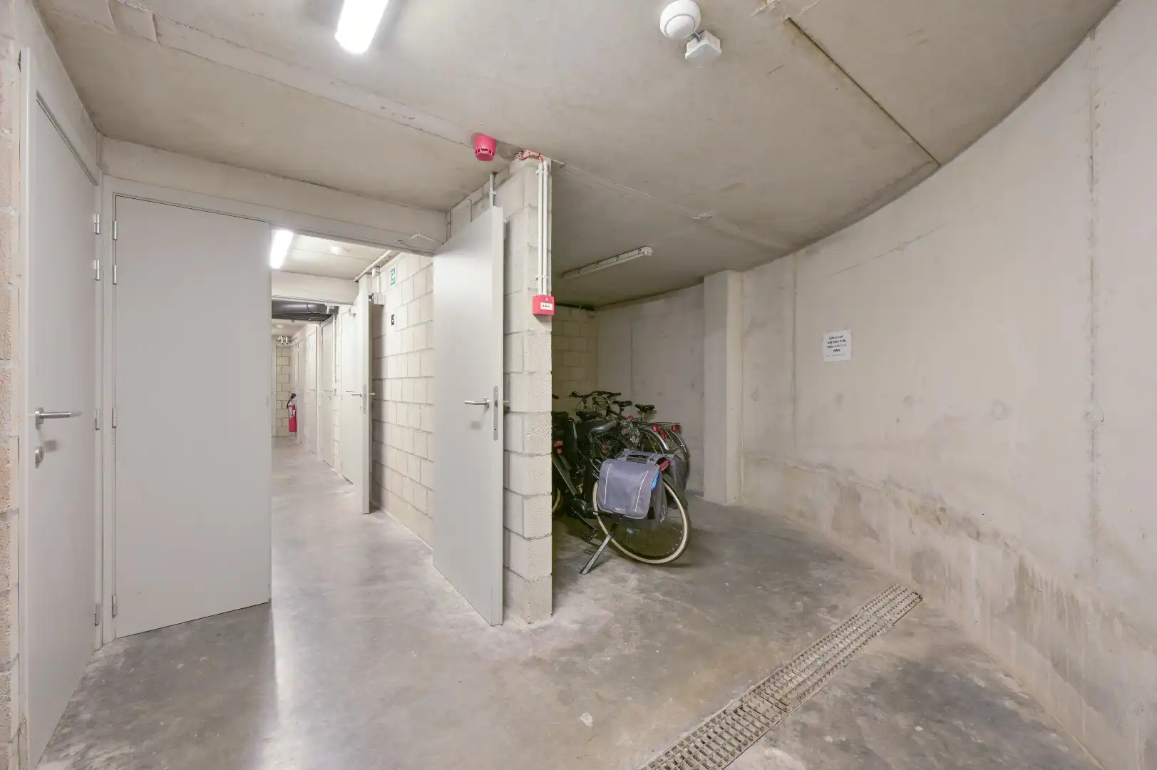 Modern appartement uit 2016 met 2 slaapkamers in het centrum van Tienen foto 18