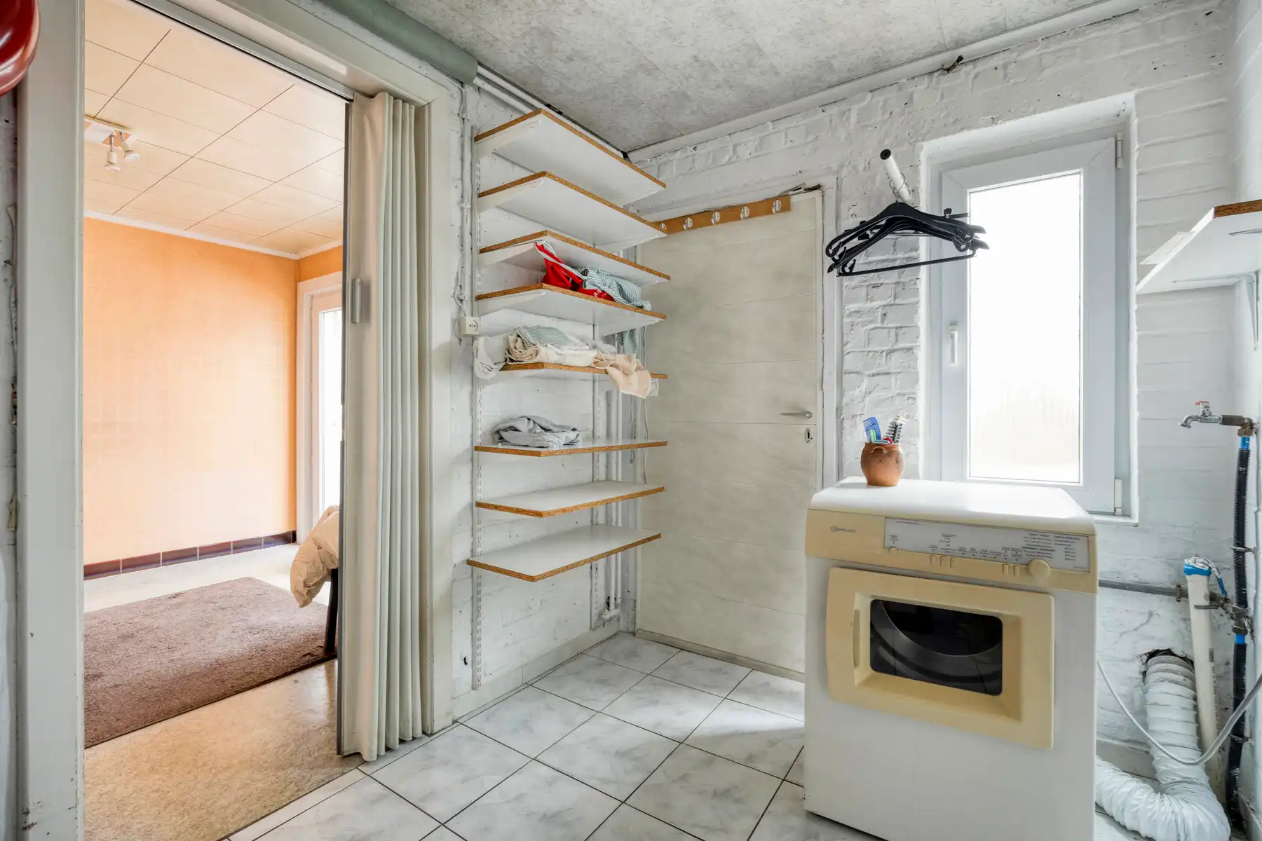 Te renoveren woning / projectgrond op centrale ligging  foto 10