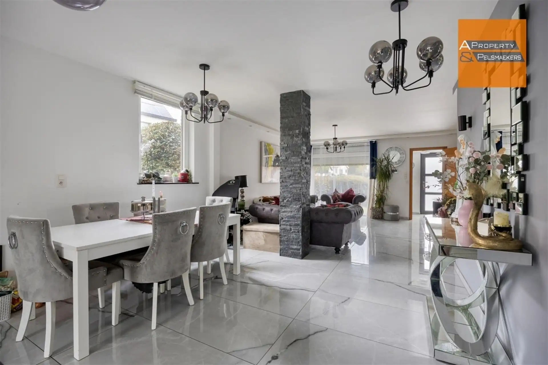 BOD AANVAARD Gezinswoning met 3 à 4 kamers , tuin en garage foto 5