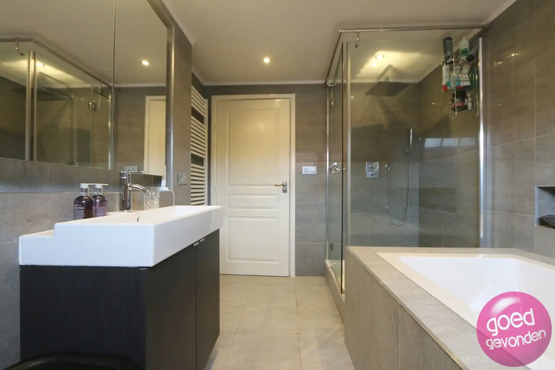 UNIEKE DUBBELE WOONST - TUIN - TERRAS - PARKING foto 42