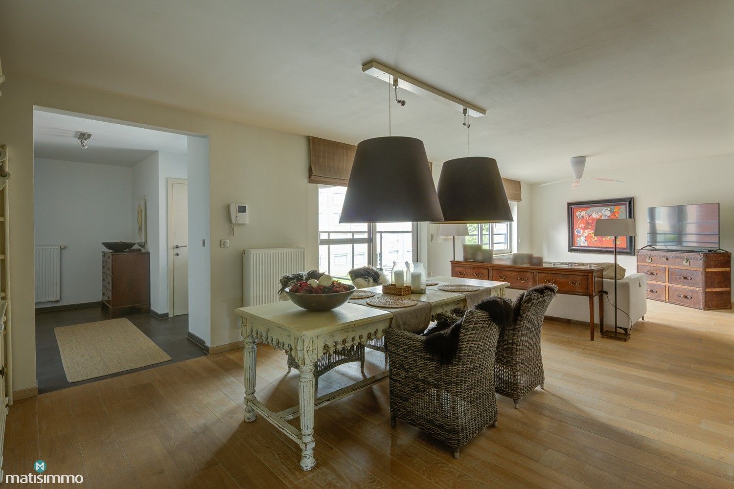 ROYAAL APPARTEMENT MET RUSTIG INTERIEUR VOORZIEN VAN 3 SLAAPKAMERS, 2 BADKAMERS EN 2 TERRASSEN NABIJ CENTRUM HASSELT foto 4