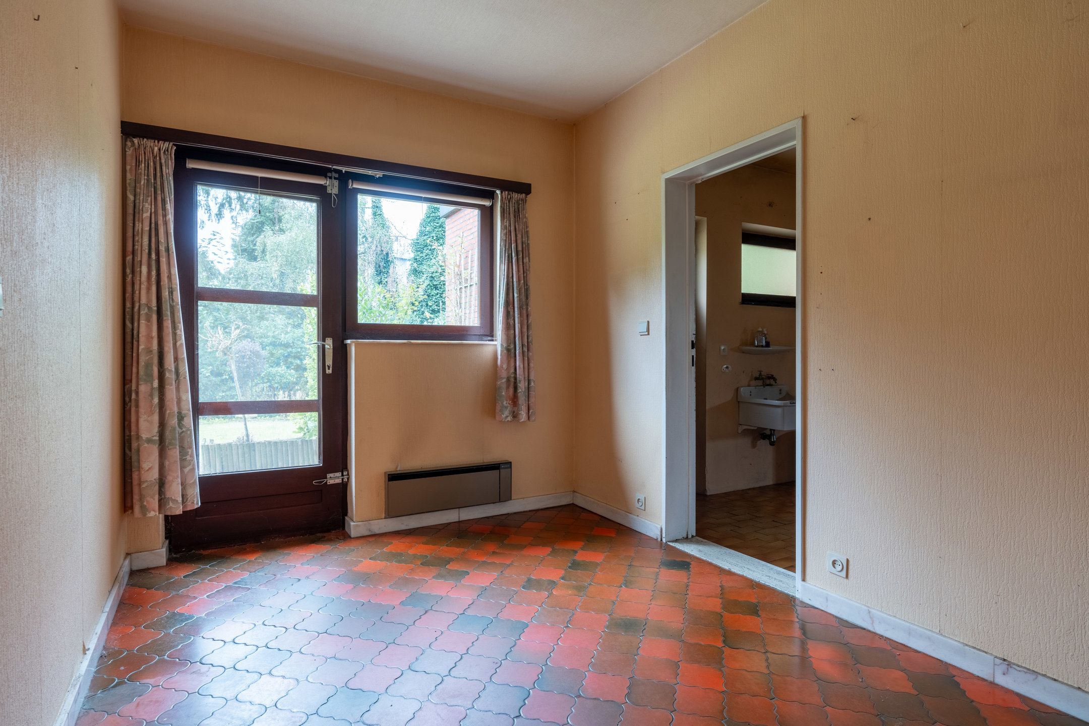 Tijdloze, te renoveren, gelijkvloerswoning op residentiële ligging op 1.400 m² foto 12