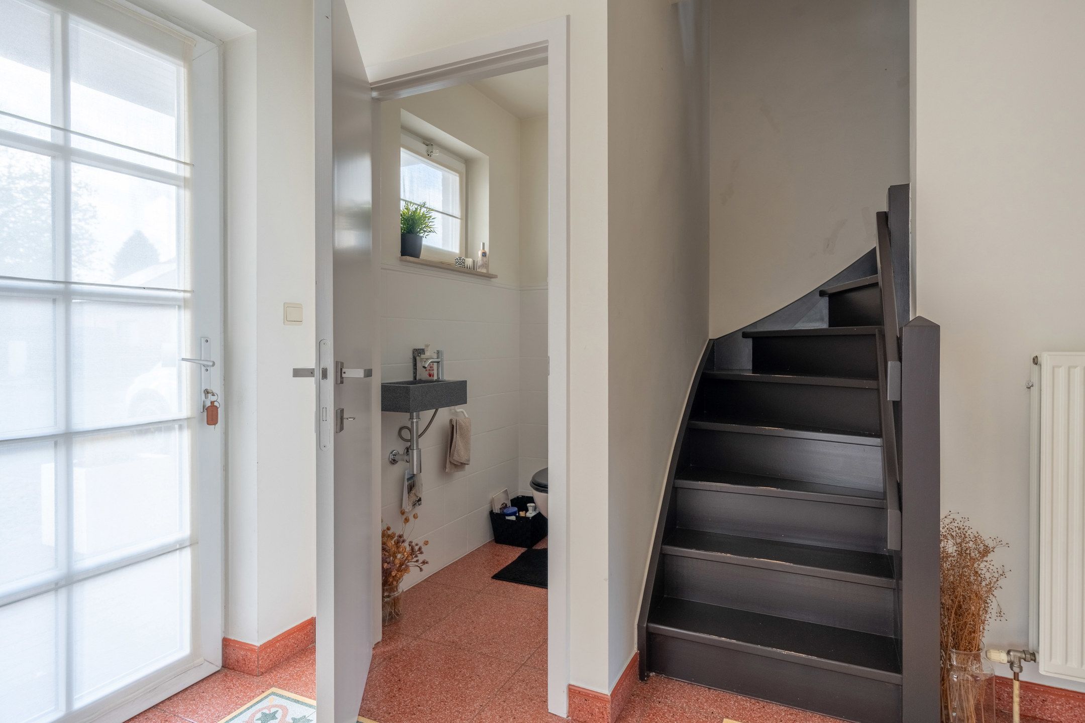 Ruime gezinswoning met 4 slpk's, tuin en garage te Turnhout. foto 13