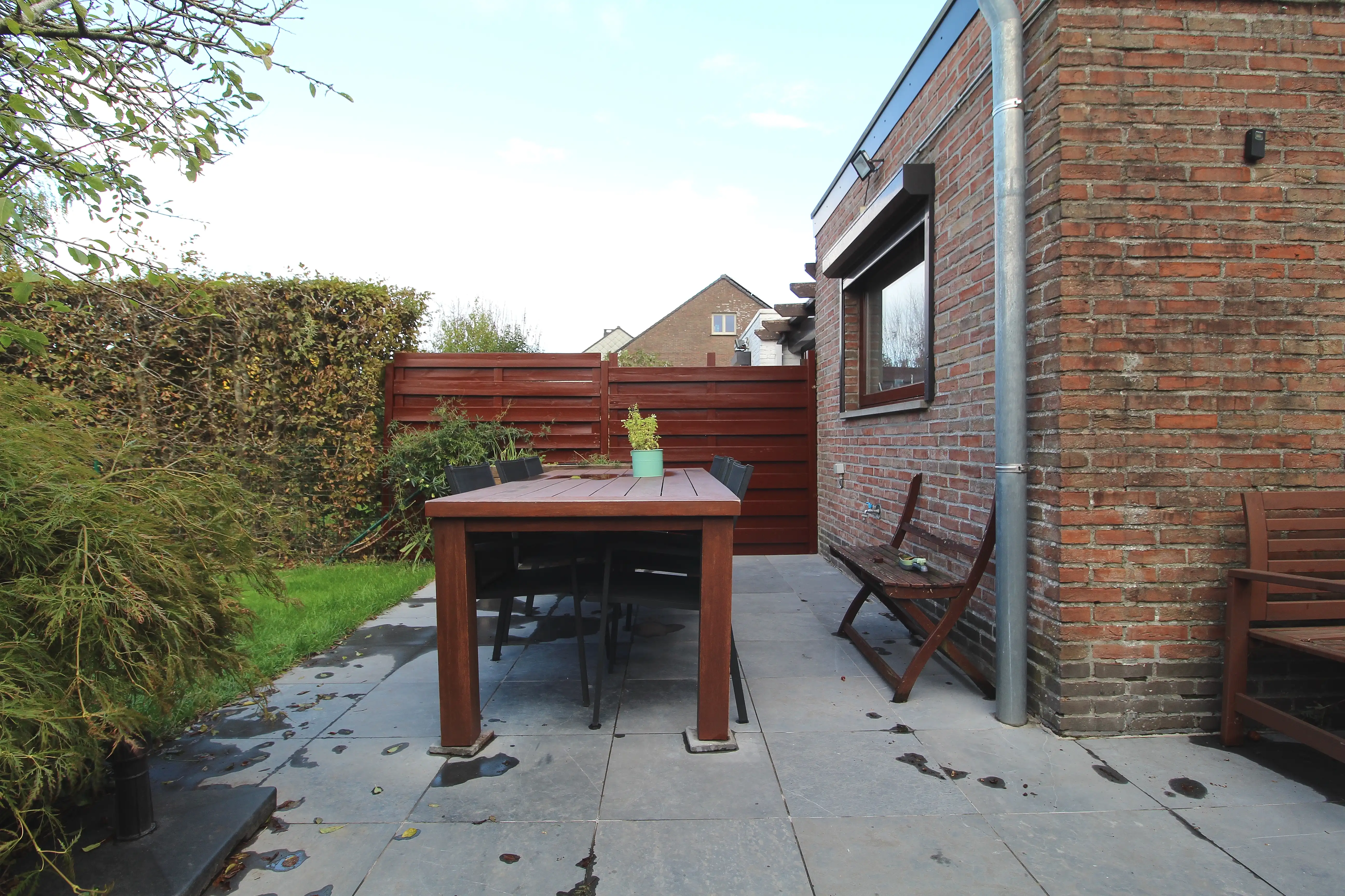 Instapklare, gesloten, bebouwing in residentiële woonwijk foto 20