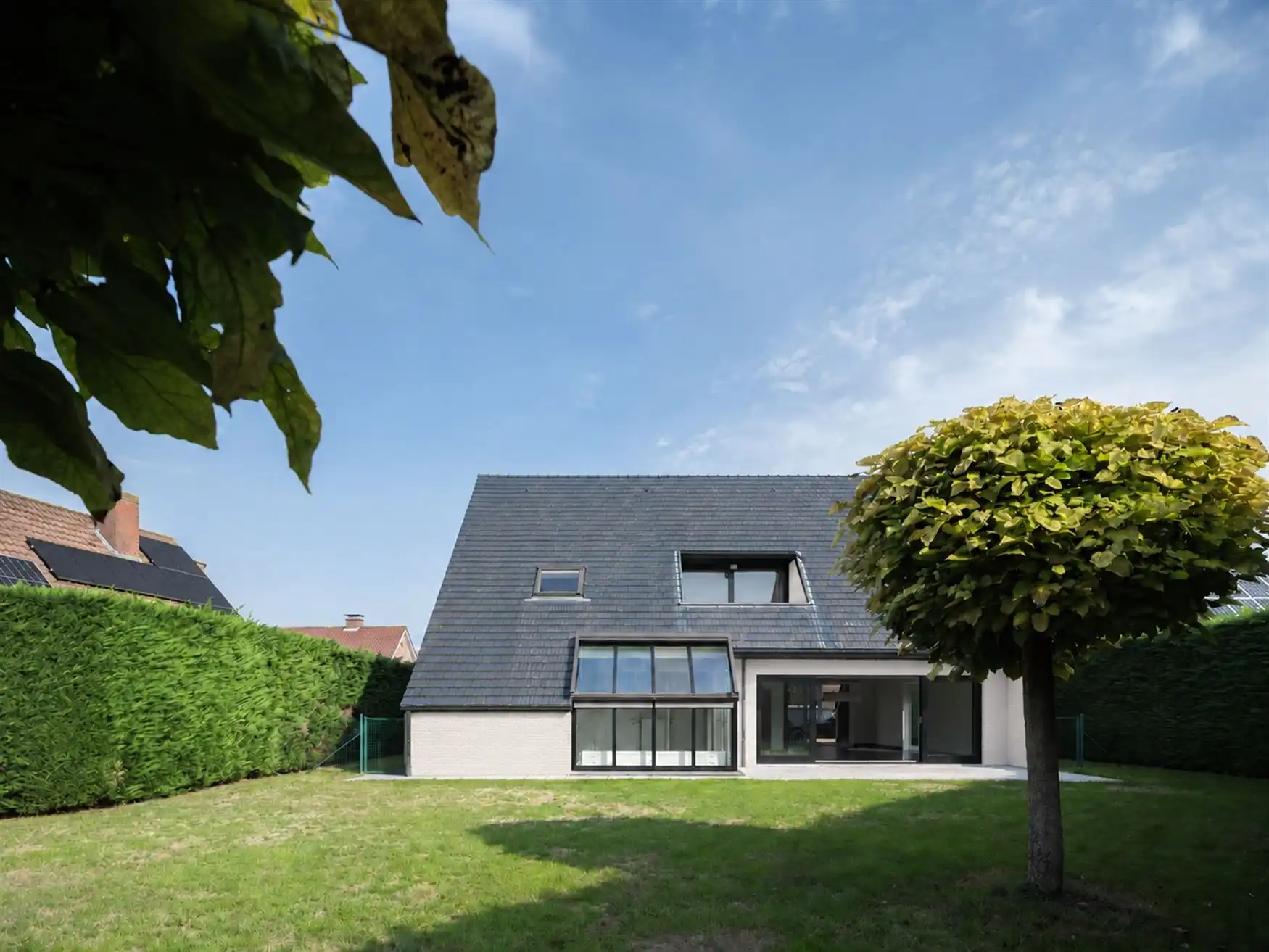 Lichtrijke gezinswoning van 266 m² in Deinze foto 16
