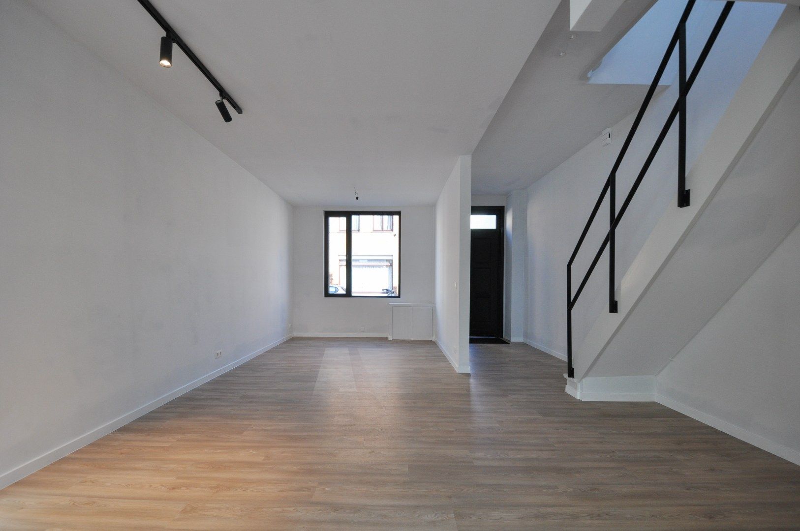 Gerenoveerde woning met 3 slaapkamers te Kristus-Koning foto 7