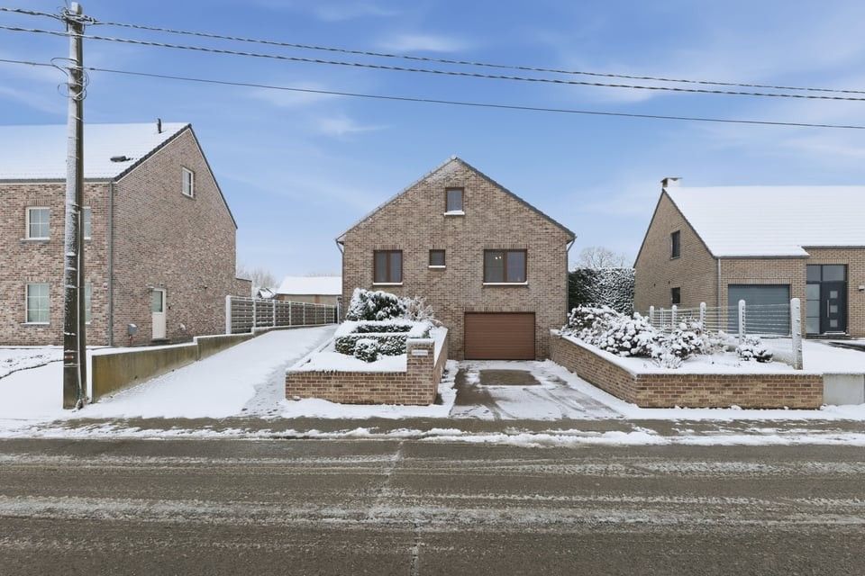 CHARMANTE OPEN BEBOUWING OP EEN TOPLOCATIE IN SINT-TRUIDEN foto {{pictureIndex}}