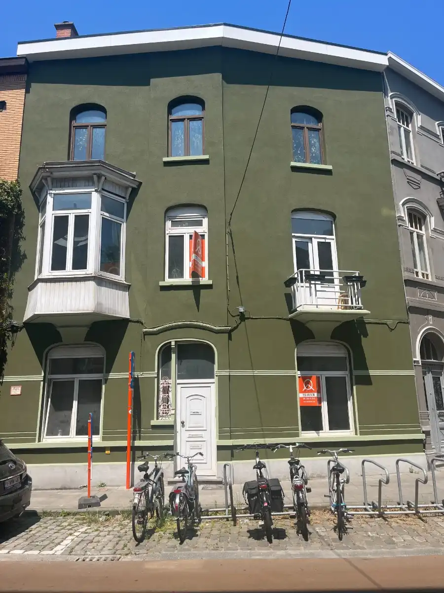 Gelijkvloers- appartement aan de rand van Gent (Sint-Amandsberg) foto {{pictureIndex}}