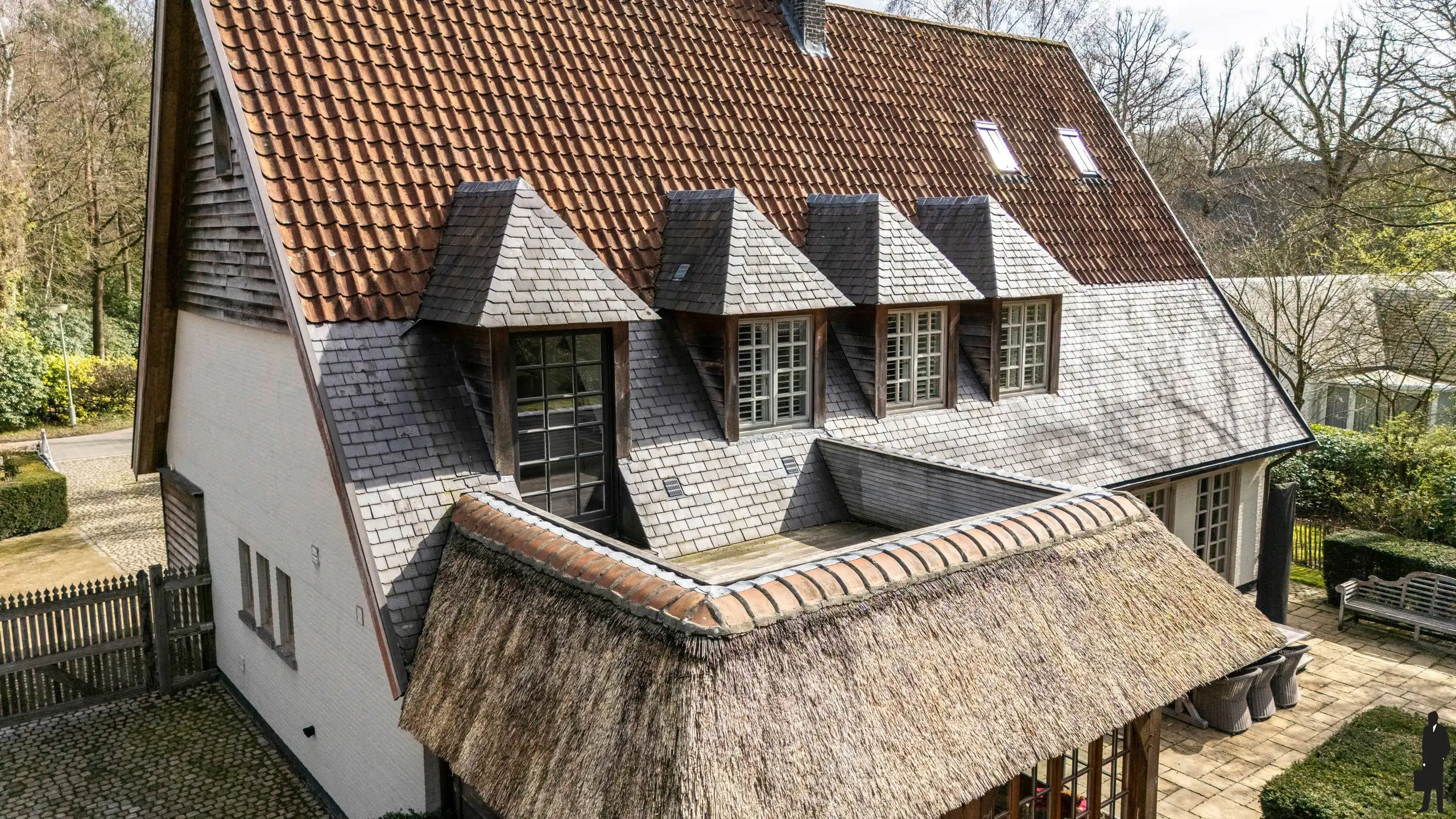 Prachtige villa met uitzicht op de weilanden van het kasteel foto 22