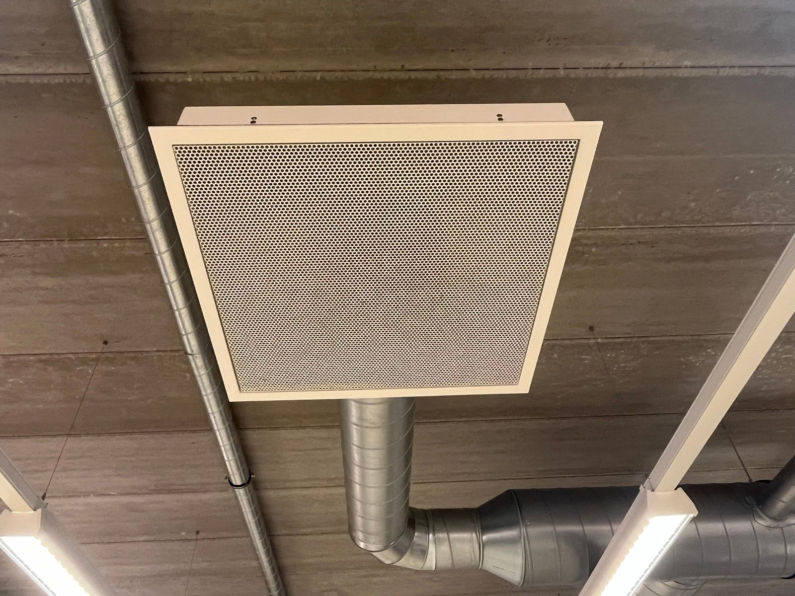 Handelsgelijkvloers te huur – Centrum Lanaken foto 11