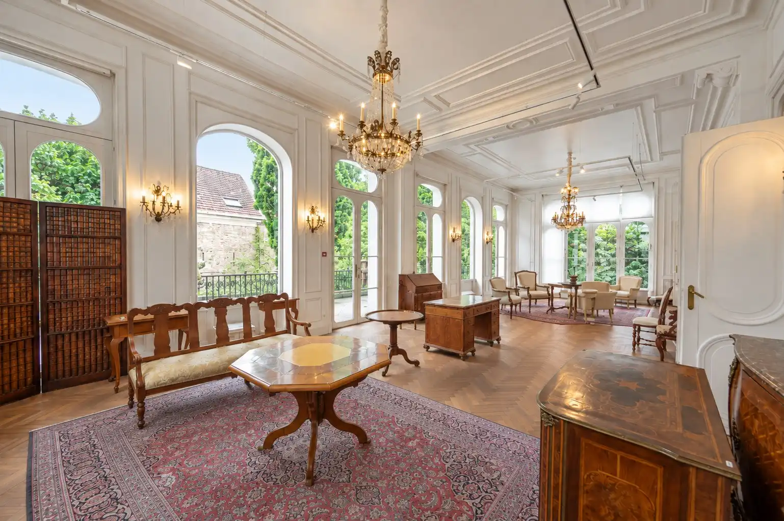 IMPOSANT KARAKTERVOL NEOCLASSICISTISCH HERENHUIS foto 2