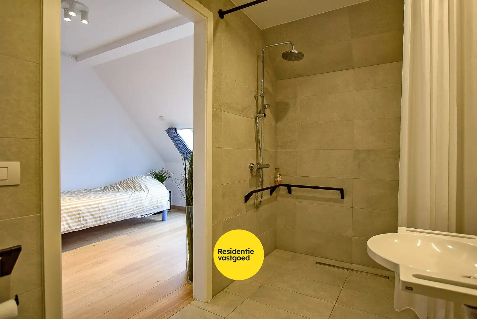 Prachtig 1-slaapkamerappartement (assistentiewoning) in Residentie Clarenhof, uniek wonen in hartje Nieuwpoort.  foto 13