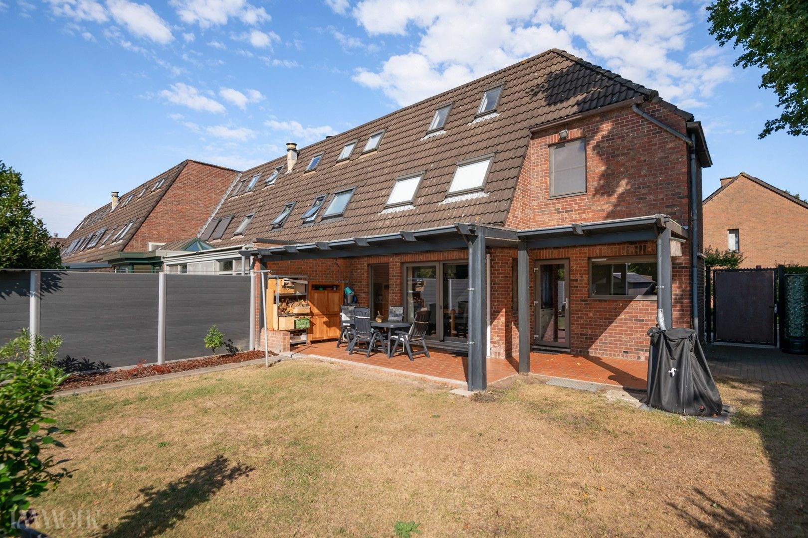 Charmante HOB met zuidgerichte tuin en garage in Brasschaat. foto 17