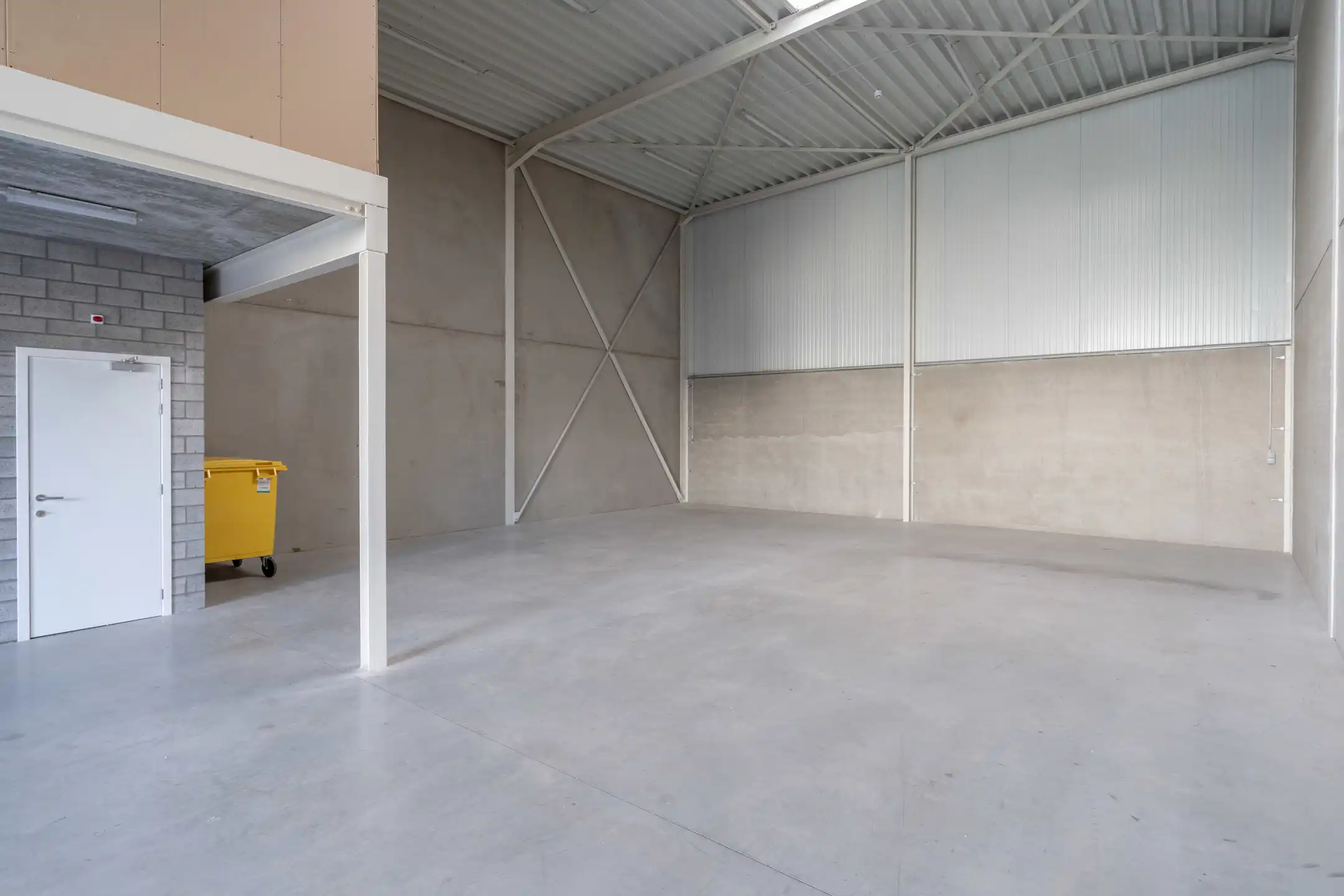 Nieuwbouw KMO-unit met twee autostaanplaatsen te Merksplas. foto 4