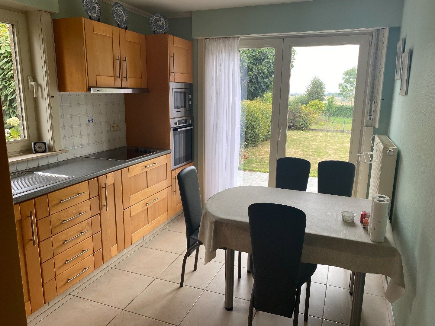 Te Huur: Alleenstaande Bungalow met Ruime Tuin in Wijtschate foto 8