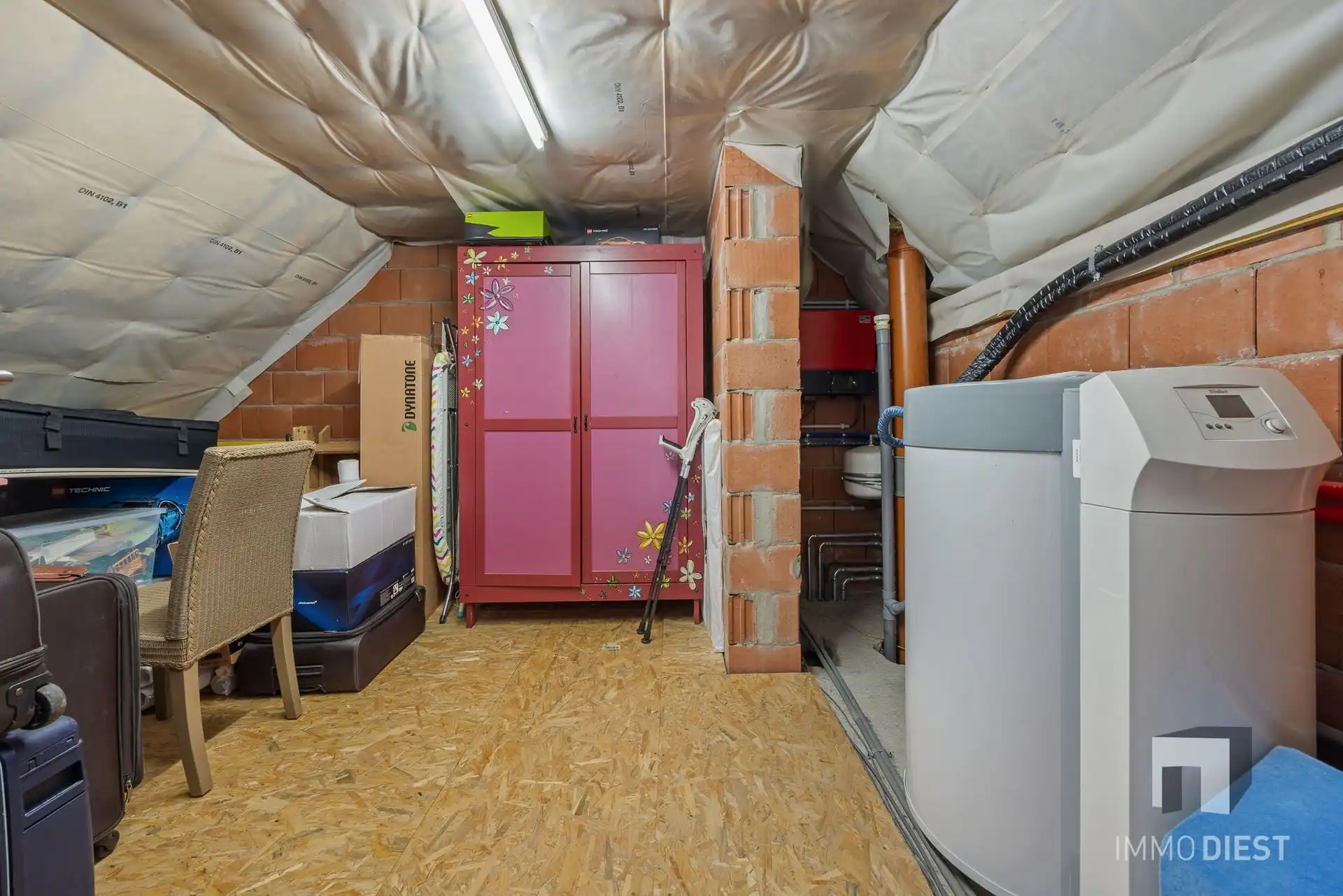 Bedrijfsgebouw én woning aan de stadsrand foto 3