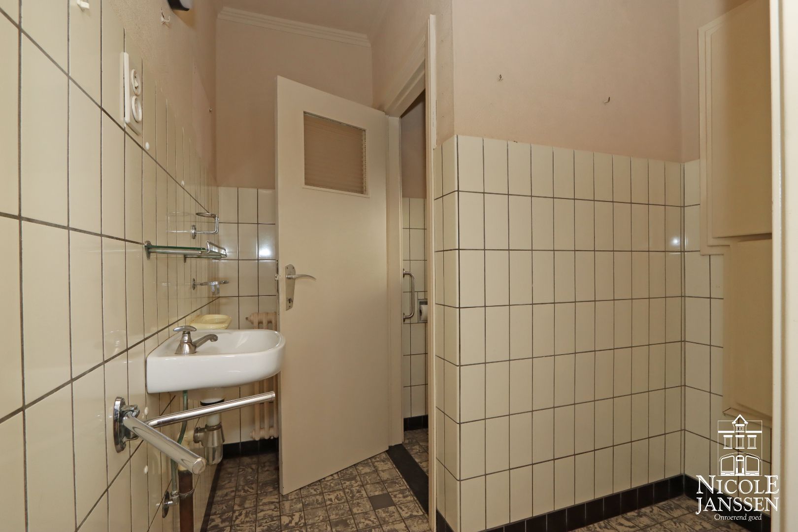 Mooi verzorgde split-level woning op unieke locatie in het mooie Aldeneik foto 6