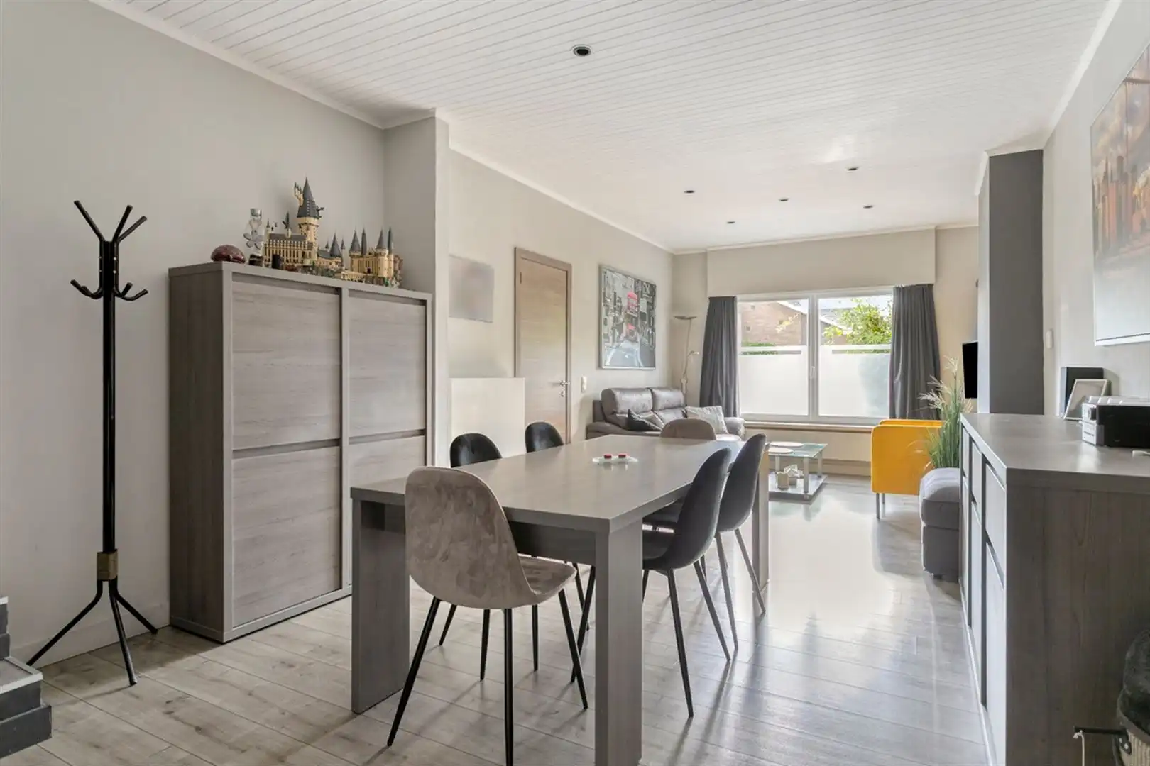 Rustig gelegen, gerenoveerde halfopen bebouwing met 3 slaapkamers. foto 6