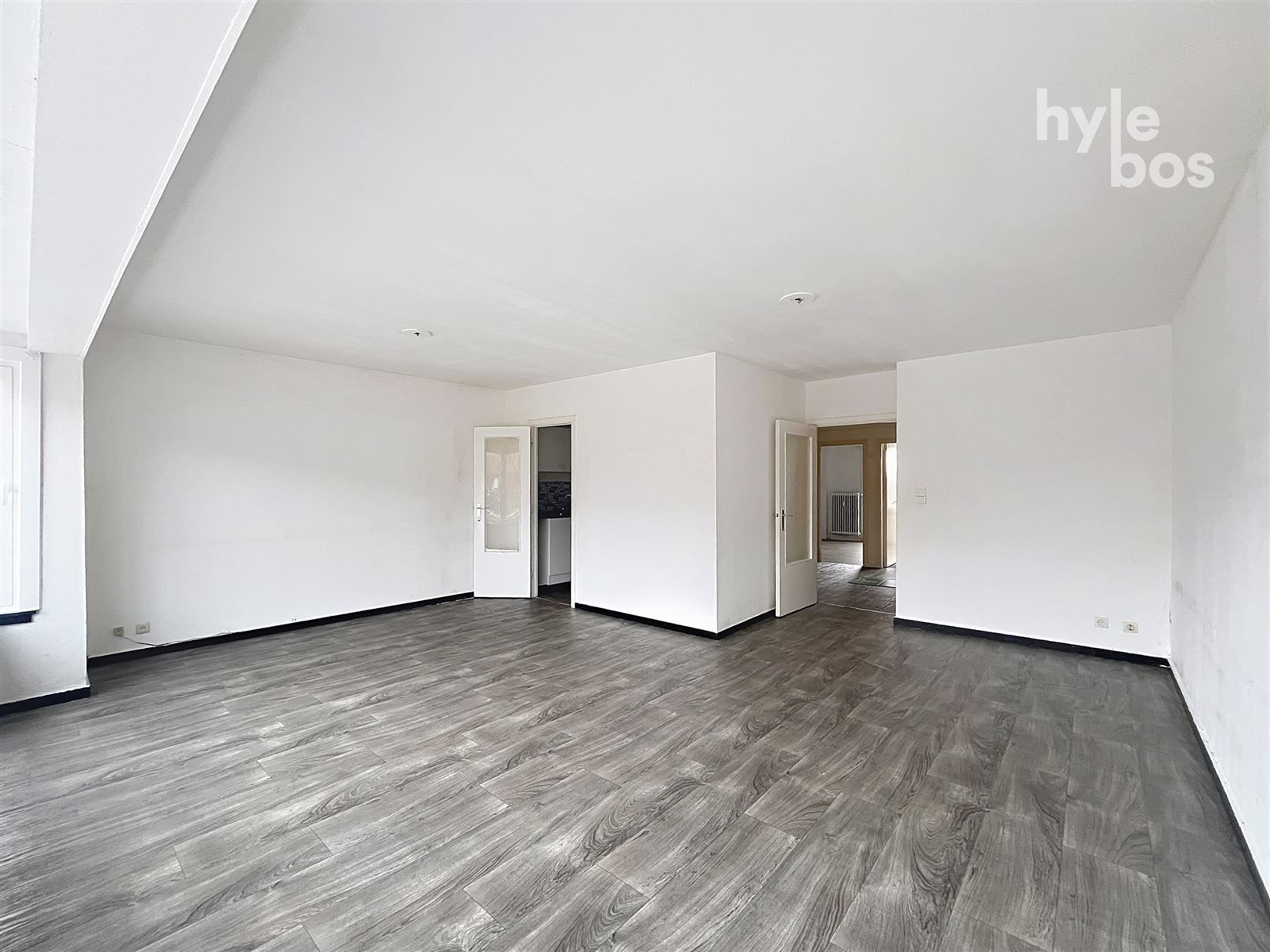 Centraal gelegen 2 slaapkamer appartement foto 3