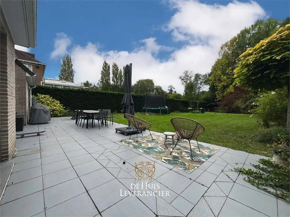 IN OPTIE - Lichtrijke villa met weids uitzicht in Duffel foto 2