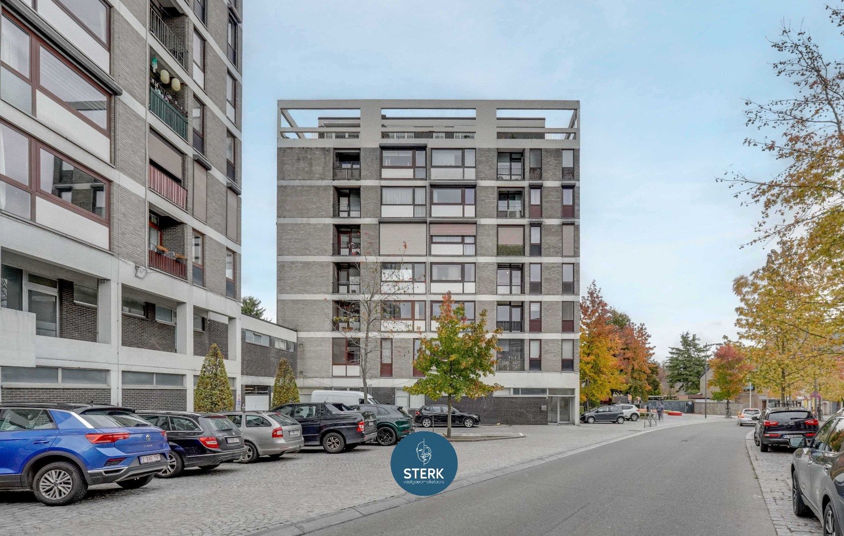 VERHUURD APPARTEMENT OP EEN UITSTEKENDE LOCATIE IN LANAKEN-CENTRUM !  foto {{pictureIndex}}