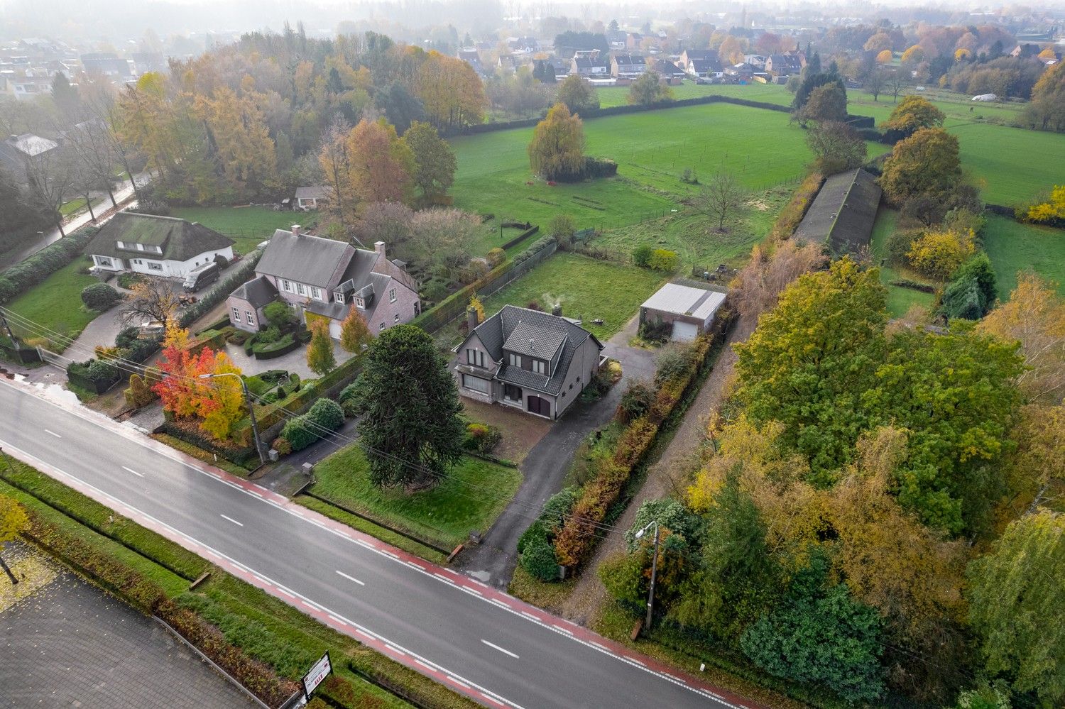 Vrijstaande woning met veel potentieel! 4 slaapkamers, atelier en bouwland in Broechem! foto 24