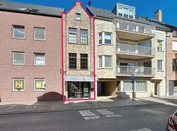 Te koop :Wonen en werken in hartje Roeselare ! foto 9