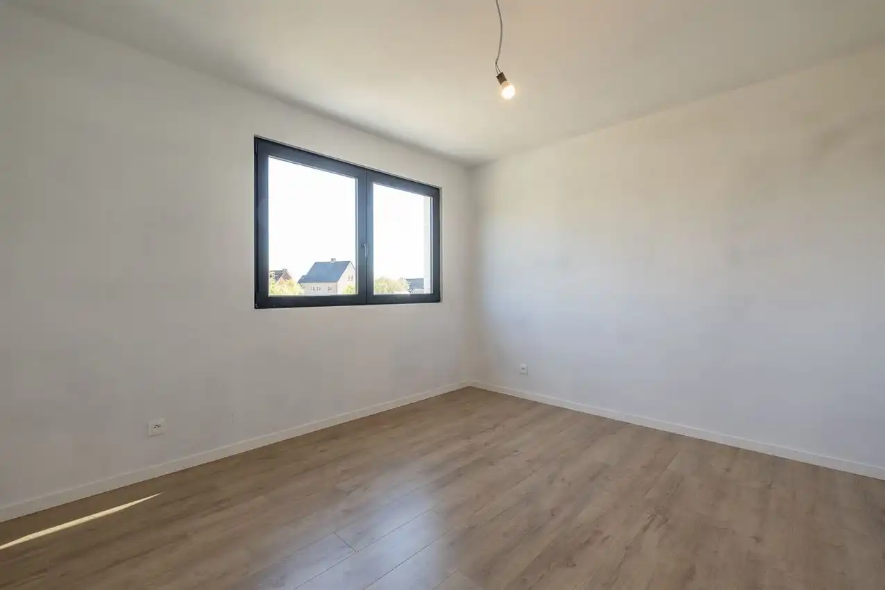 Instapklare nieuwbouwwoning met 3 slk foto 25