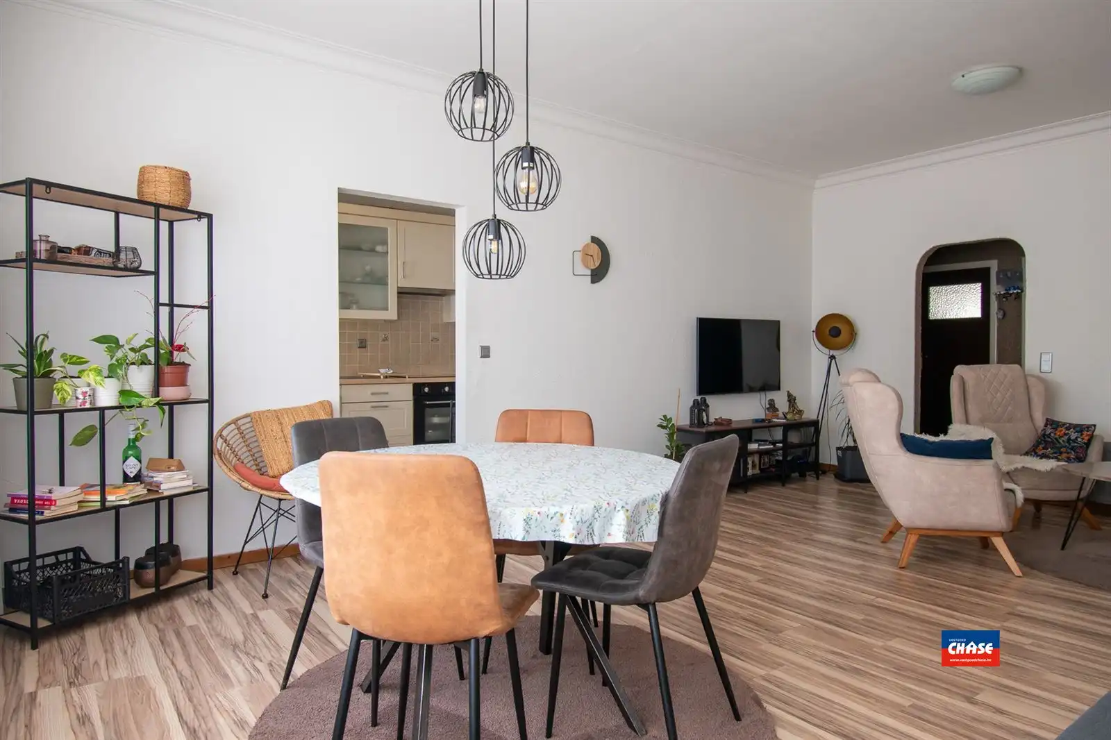 Centraal gelegen appartement met 2 slaapkamers foto 2