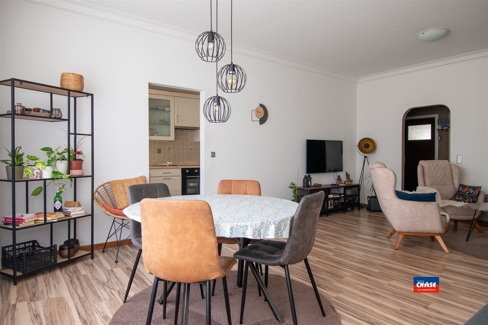 Centraal gelegen appartement met 2 slaapkamers foto 2