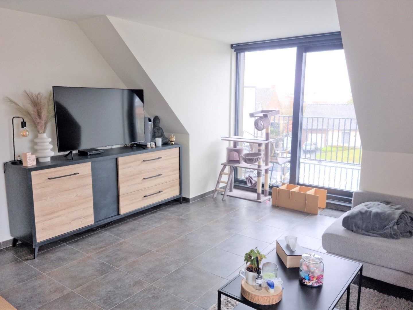 Instapklaar appartement met 2 slaapkamers! foto 3